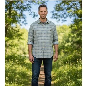 REI Button Up Shirt Mens Sz Medium Plaid Short Sleeve Fishing Breathable Pocket